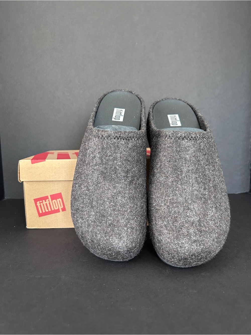 NWT Fitflop Women’s Shuv Felt Clog Slippers in Dark Gray Size US09